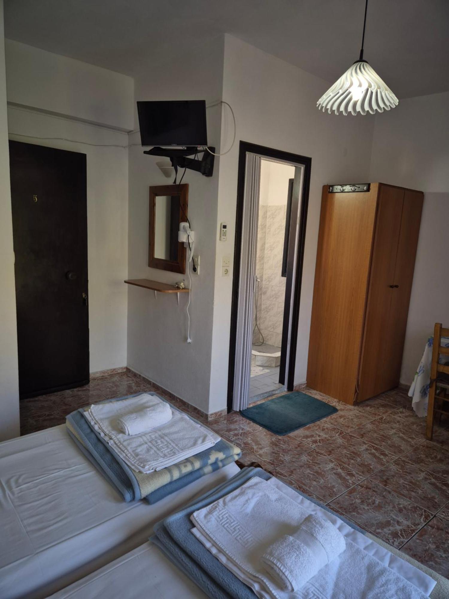 Apartment Kostas - ενοικιαζόμενα με κουζινάκι *