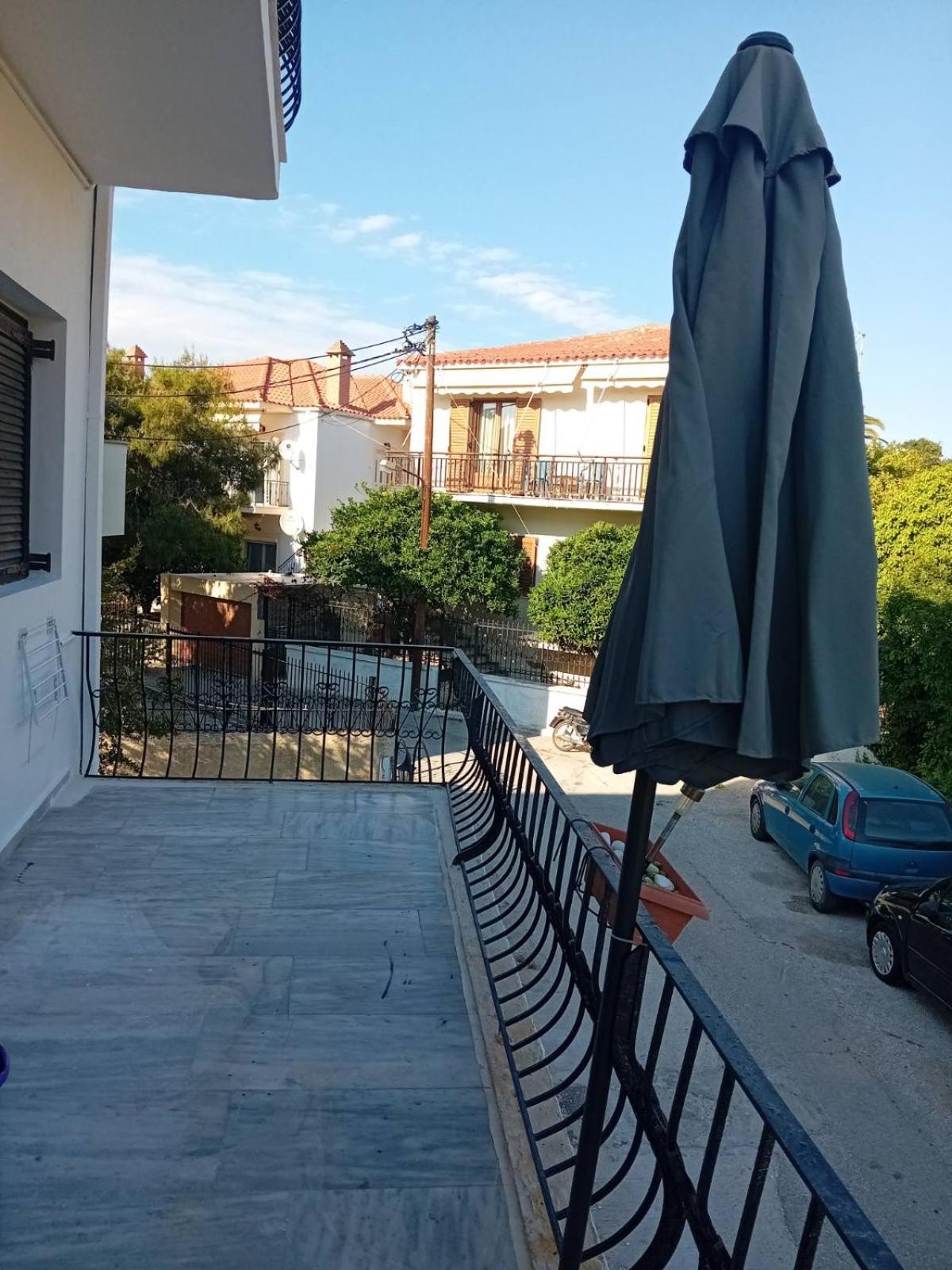 Apartment Kostas - ενοικιαζόμενα με κουζινάκι Myrina
